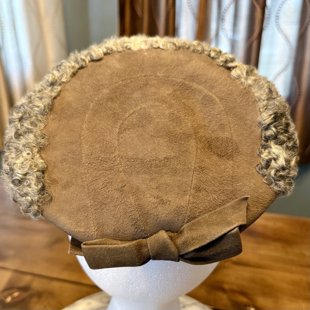 VTG 50s MCM Women Brown Suede Lambs Wool Fascinator Pillbox Half Hat w/Comb RARE